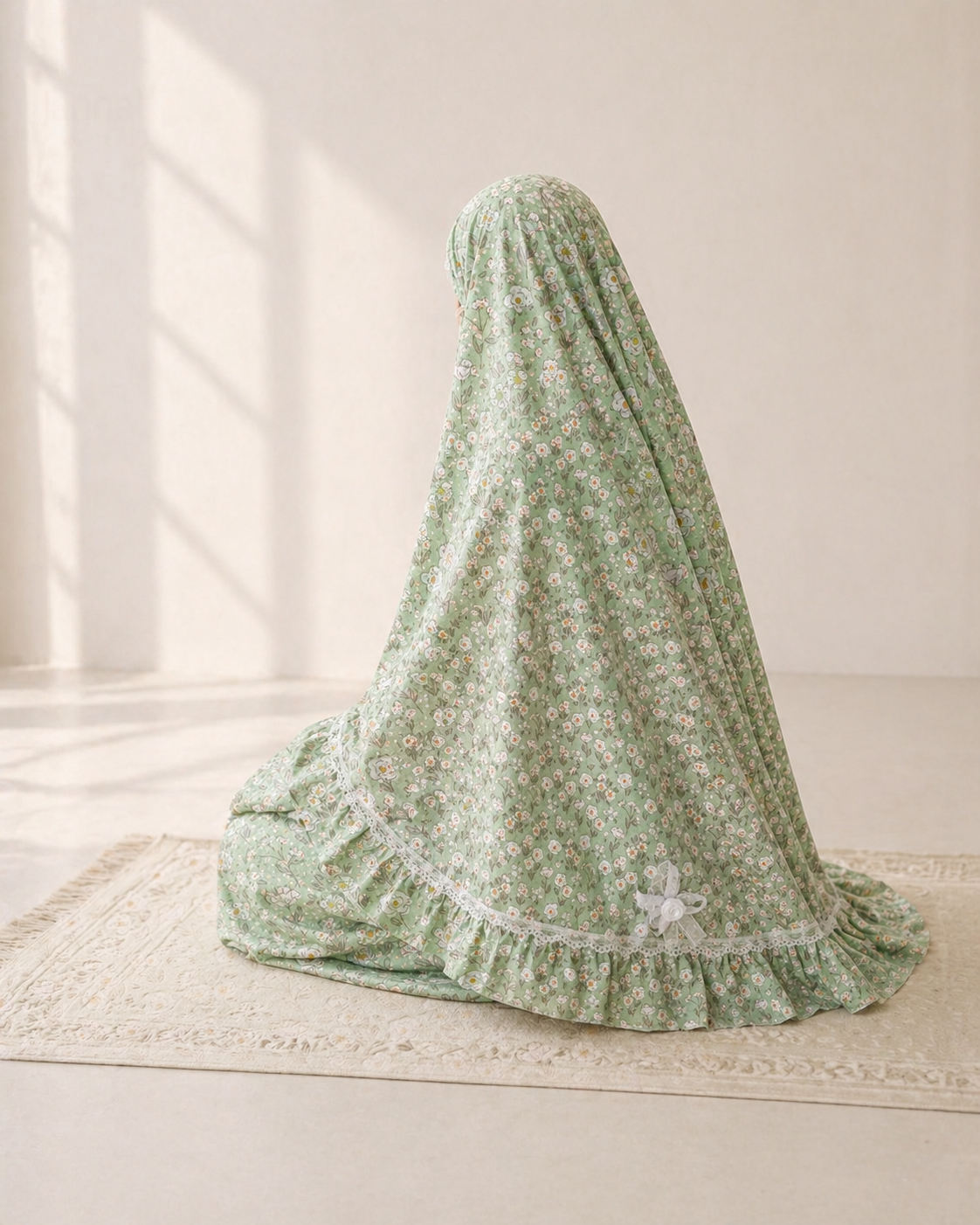 طقم صلاة نسائي قطعتين مع إكسسوارات - أخضر مورّد | Women’s 2-Piece Prayer Set with Accessories - Floral Green