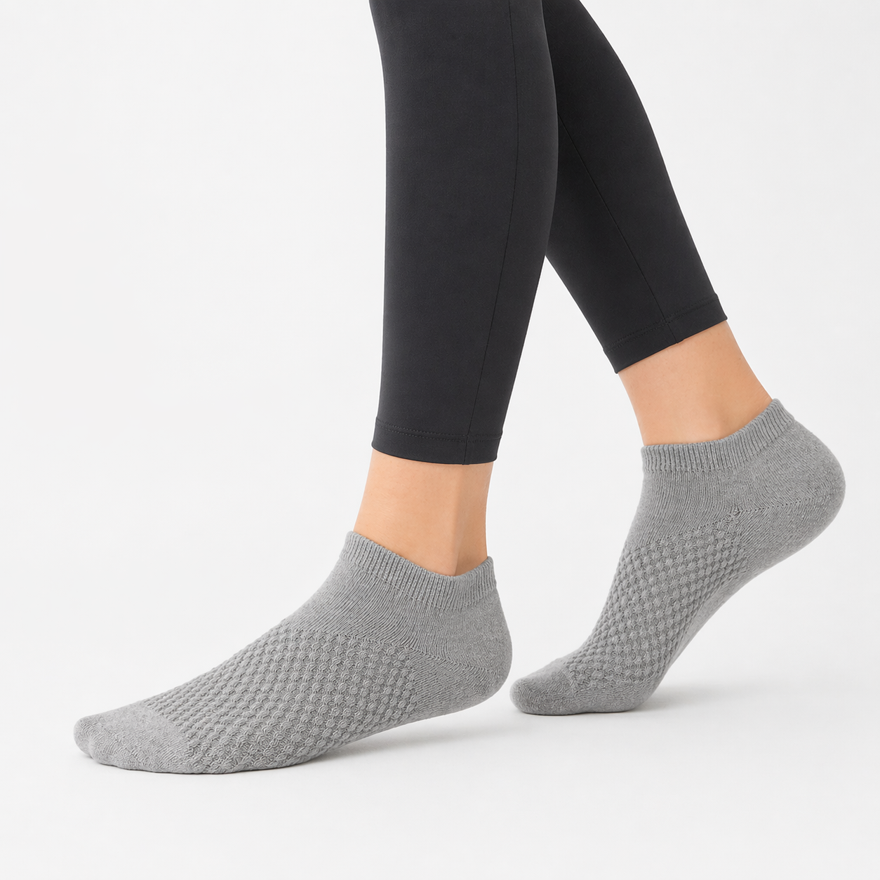 جوارب رياضي نسائي 3 قطع | Women’s Sports Socks Set (3 Pairs)
